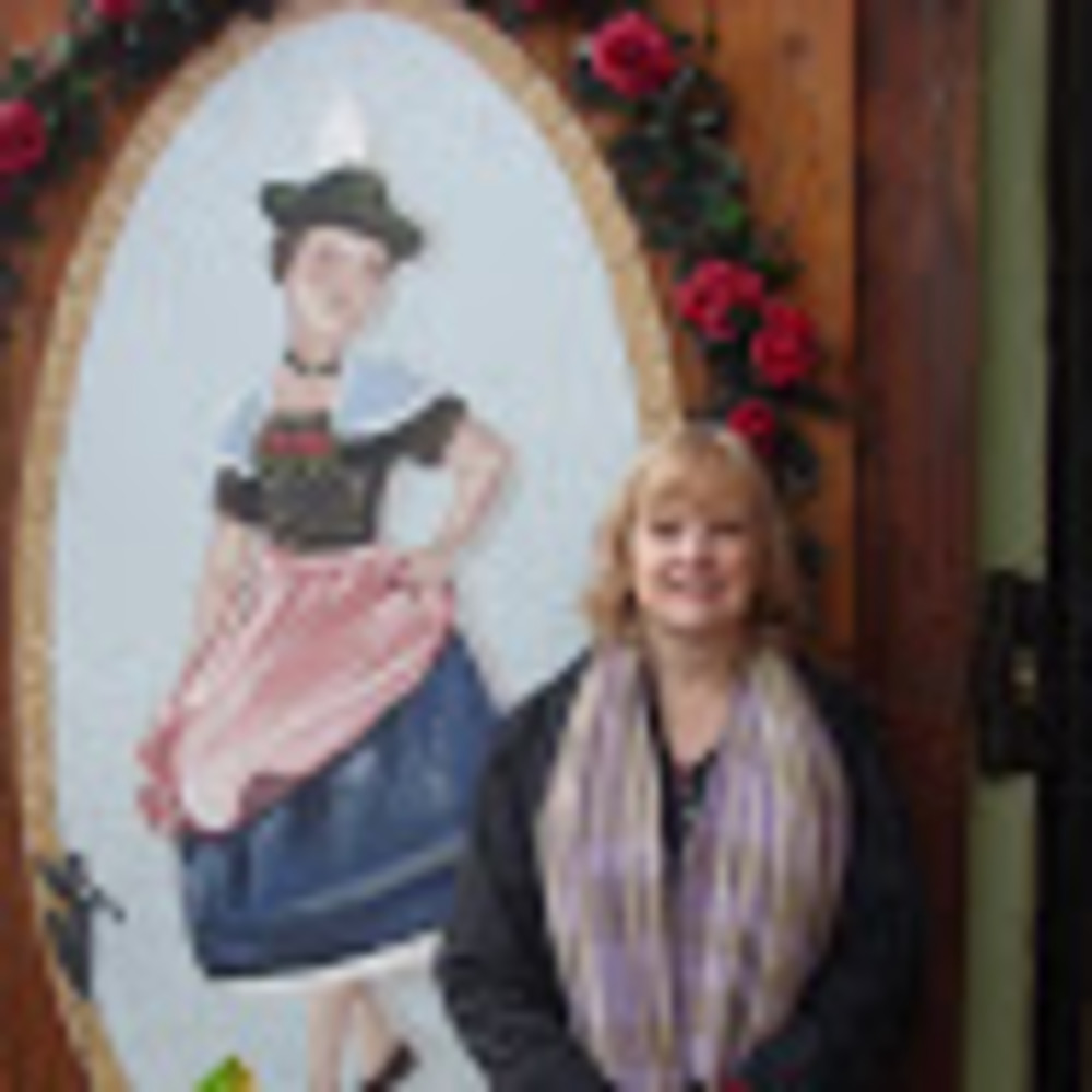 Meet your Posher, Debbie